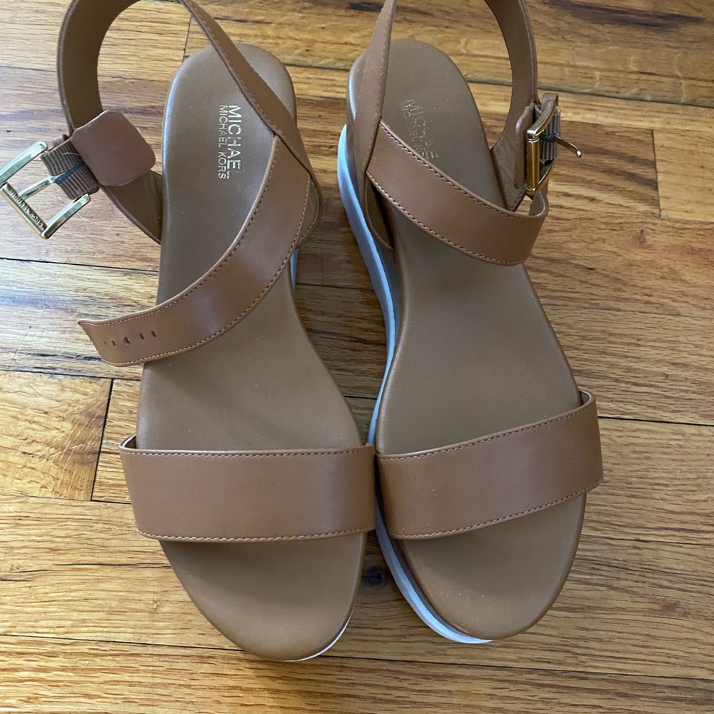 Like new Michael Kors 3” platform sandals, box included
